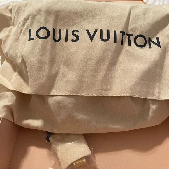 Speed 35 Louis Vuitton purse - Picture 3 of 5